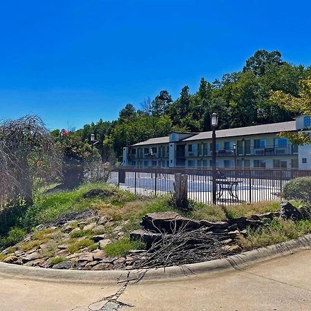 Quality Inn Clinton North Εξωτερικό φωτογραφία