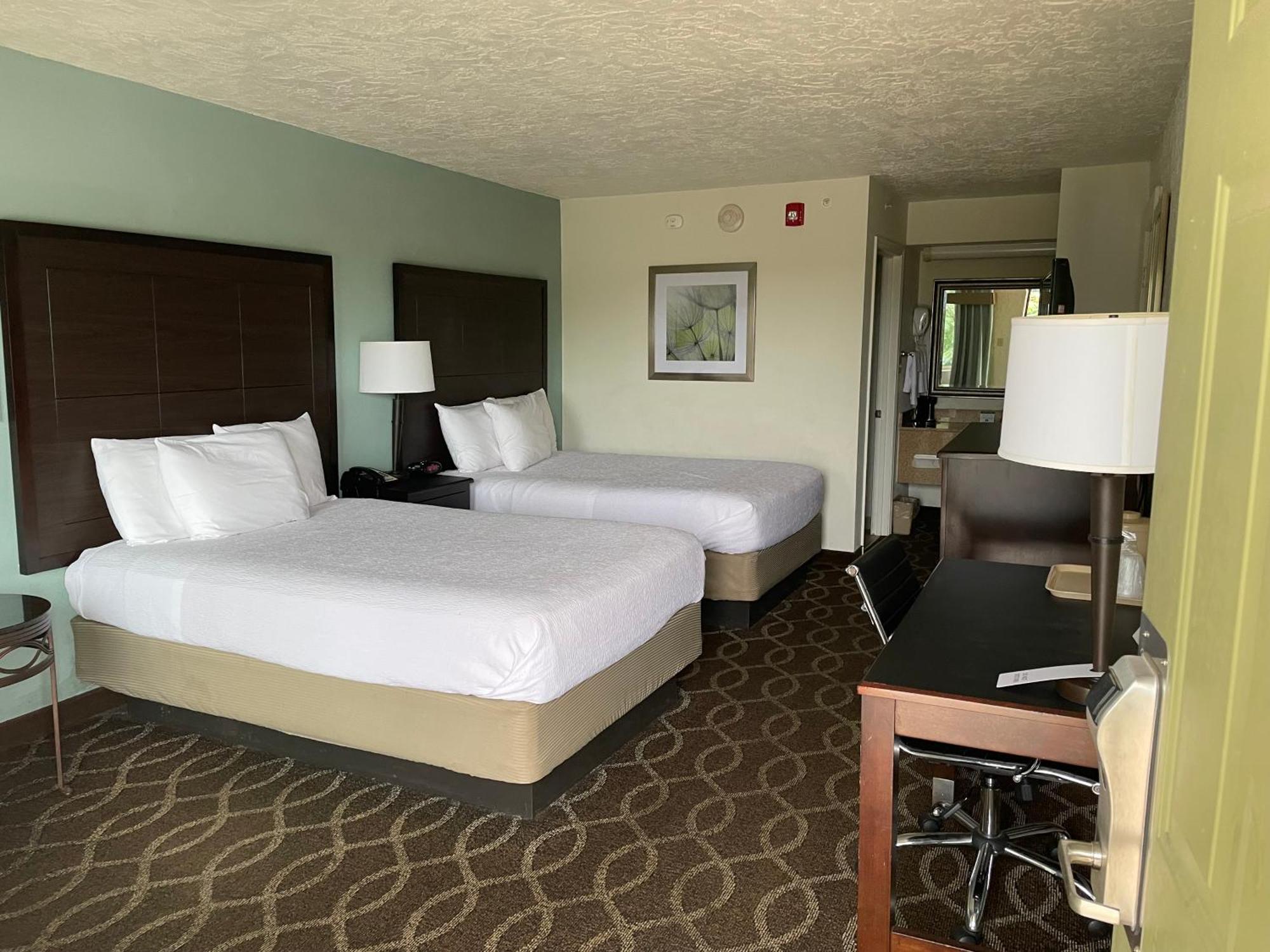 Quality Inn Clinton North Εξωτερικό φωτογραφία