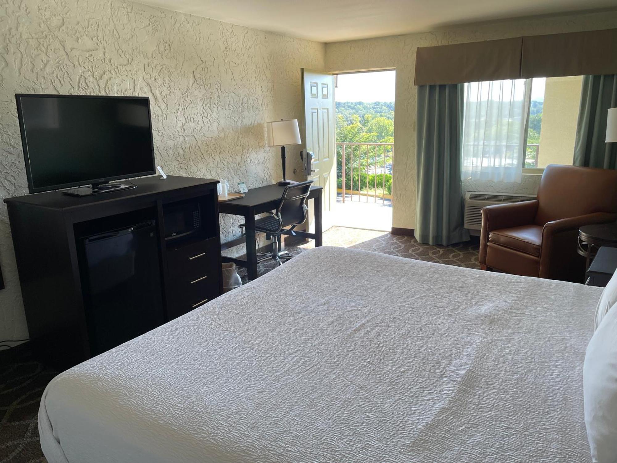 Quality Inn Clinton North Εξωτερικό φωτογραφία