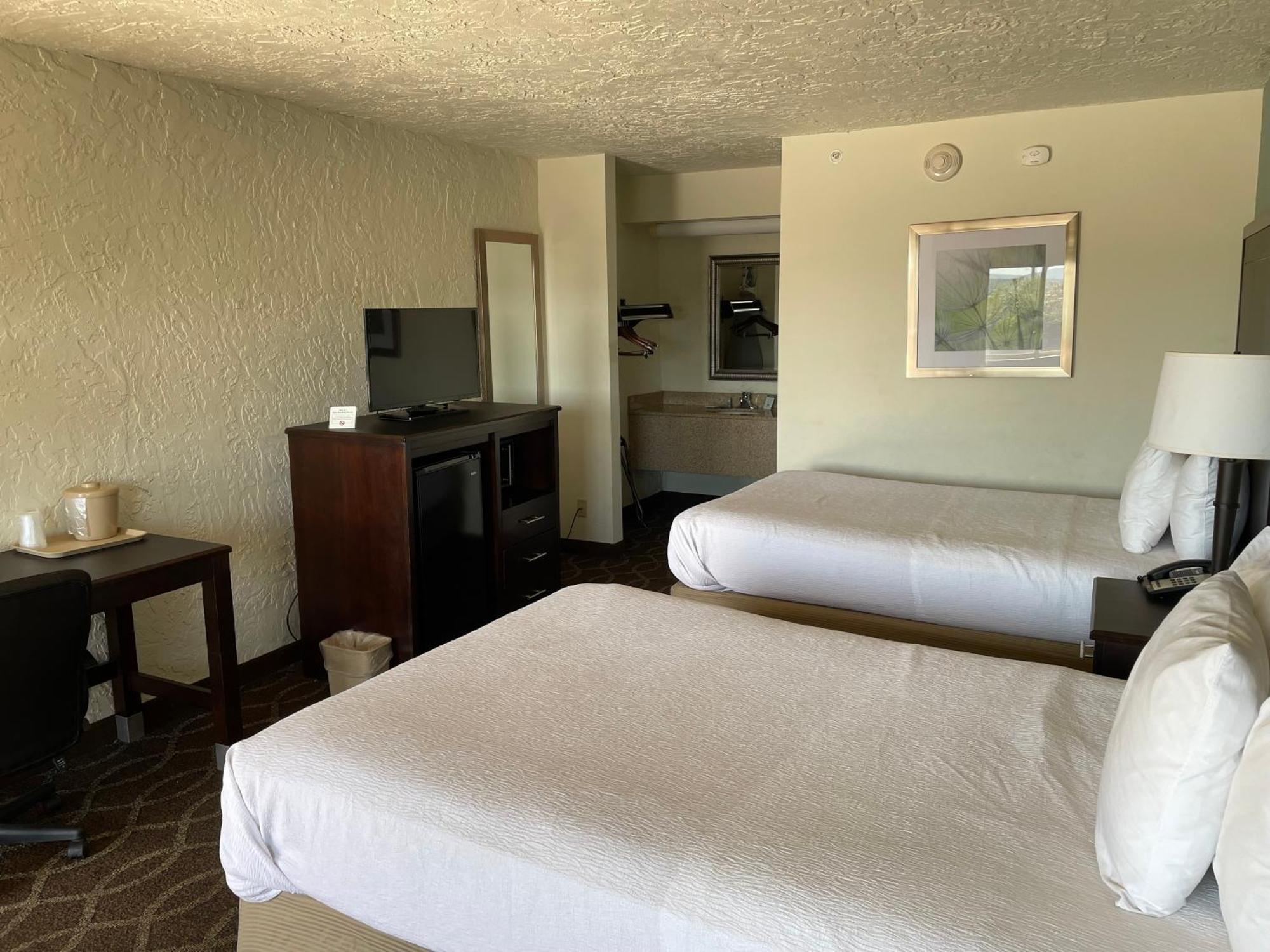 Quality Inn Clinton North Εξωτερικό φωτογραφία