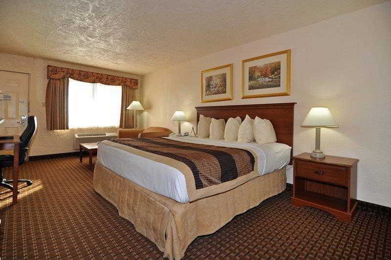 Quality Inn Clinton North Εξωτερικό φωτογραφία