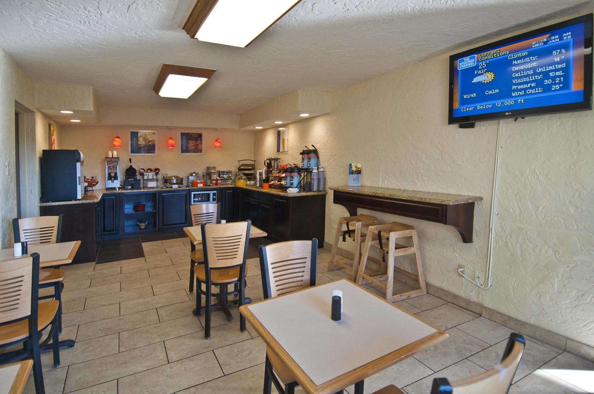 Quality Inn Clinton North Εξωτερικό φωτογραφία