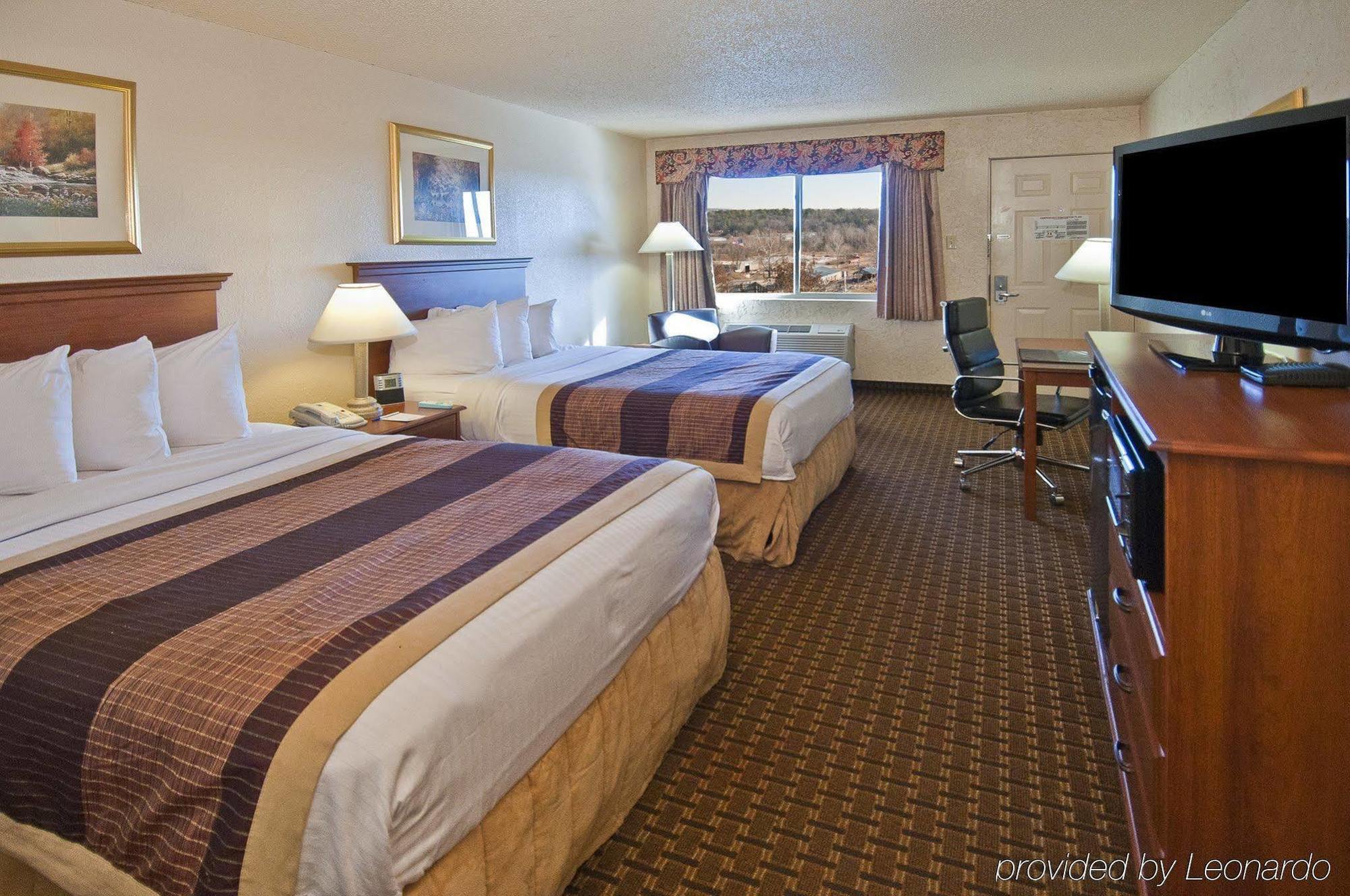 Quality Inn Clinton North Εξωτερικό φωτογραφία