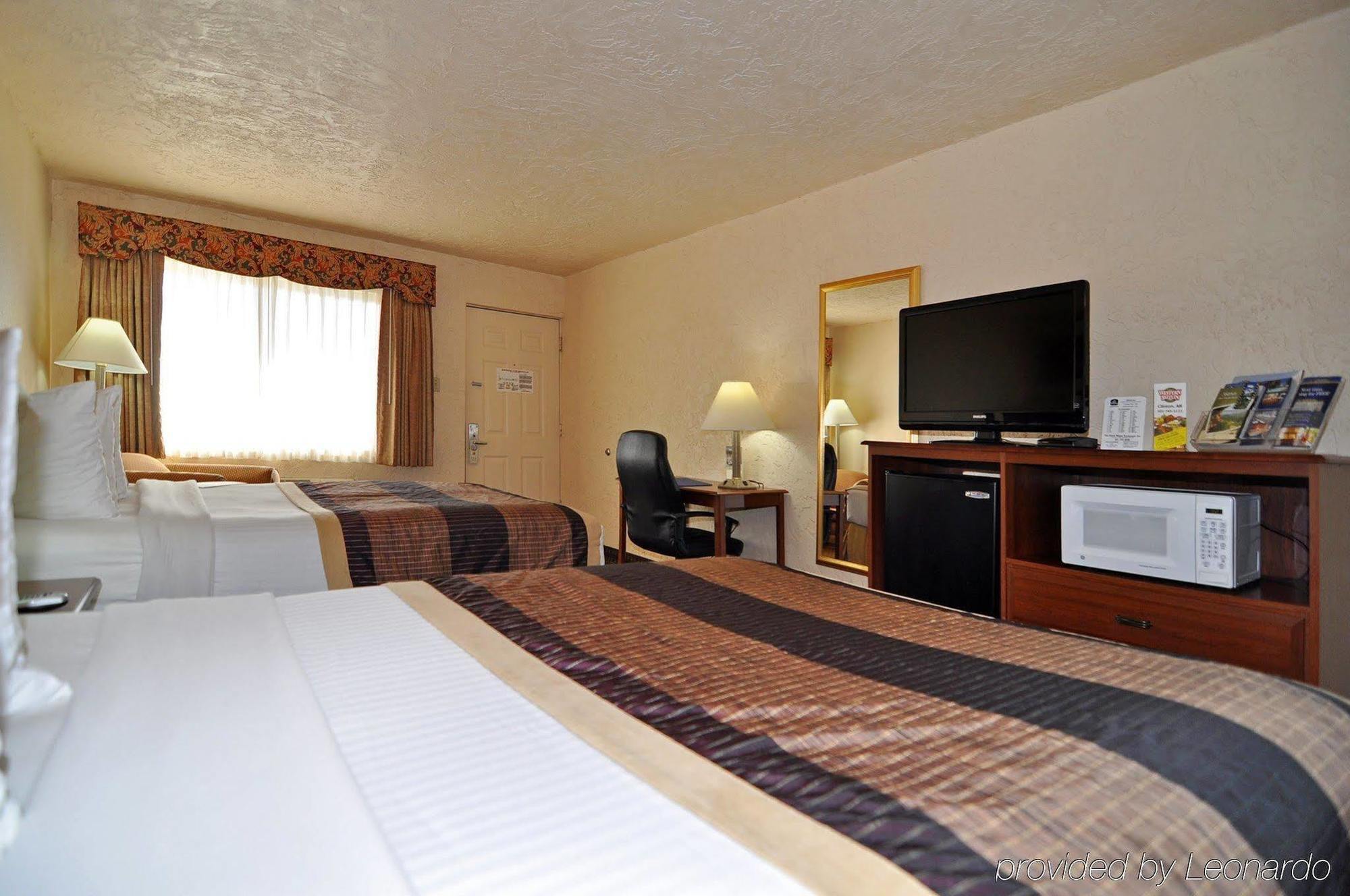 Quality Inn Clinton North Εξωτερικό φωτογραφία